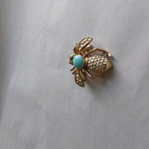 BUG INSECT WASP GREEN  PIN / PENDANT BROOCH